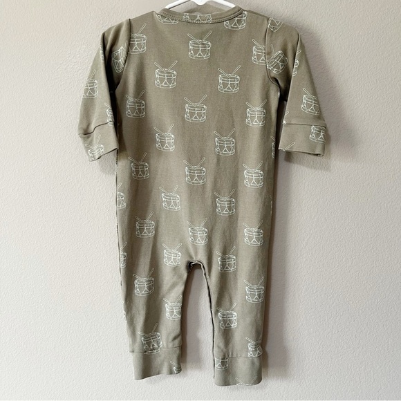 Kate Quinn Infant Size 12-18 Months Footless Long Sleeve Jumpsuit Drum Print - Picture 4 of 6